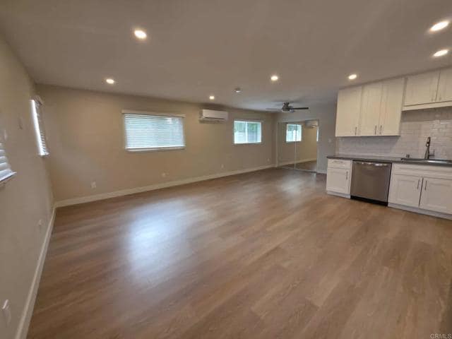 Building Photo - 10579 Oak Creek Dr