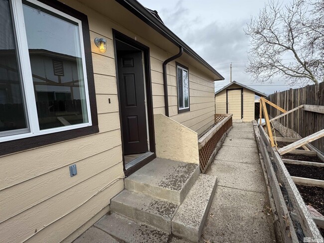 Building Photo - 6825 Lotus St