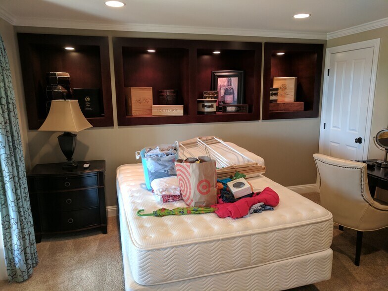 Jr. Suite Bedroom - 21 Pinnacle Peak St