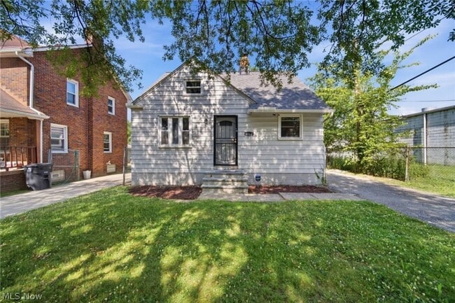 Building Photo - 4068 E 155th St