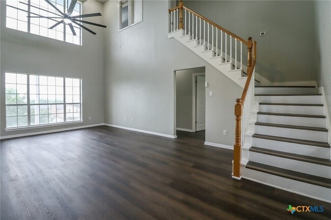 Building Photo - 1810 Mesa Oaks Cir