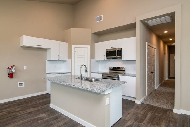 Building Photo - AVAILABLE NOW! GORGEOUS 3 BEDROOM FOUR PLEX LOCATED IN MIDLOTHIAN ISD!