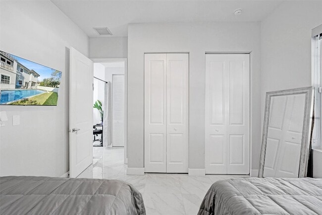 Building Photo - 3534 Forest View Cir