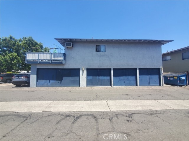 Building Photo - 205 Delano St