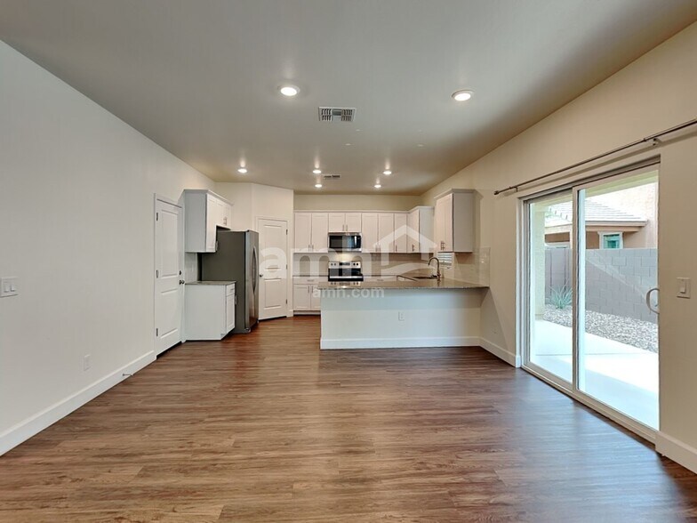 Building Photo - 678 W Laredo Ave