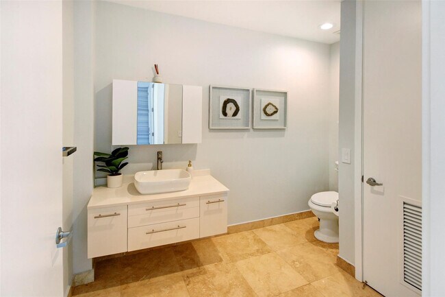 Building Photo - 301 Hendricks Isle