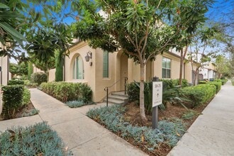 Building Photo - For Lease – 4 Bed / 3 Bath Townhome with 2-Car Garage