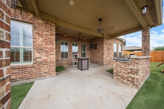 Building Photo - 3306 Benbrook Springs Ln