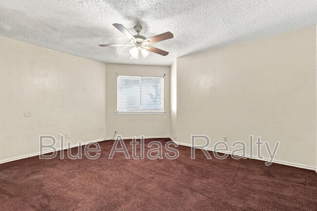 Building Photo - 9803 Walnut St