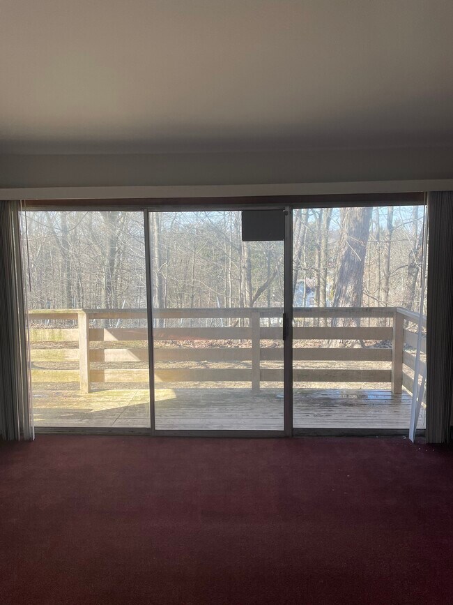 Building Photo - 1618 Maxen Dr