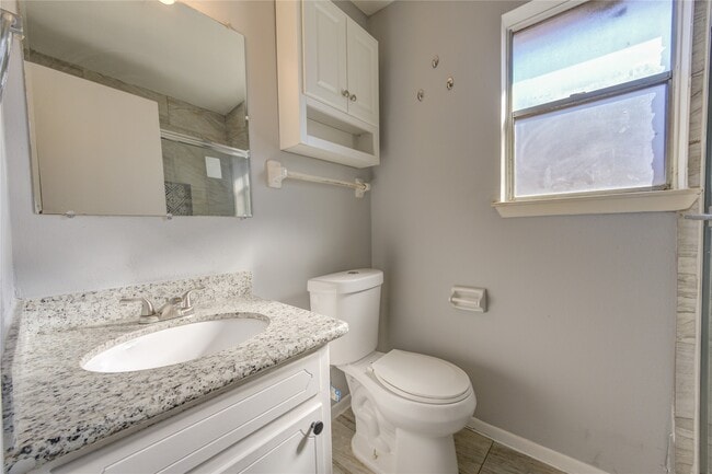 Building Photo - 5327 Crestmont St