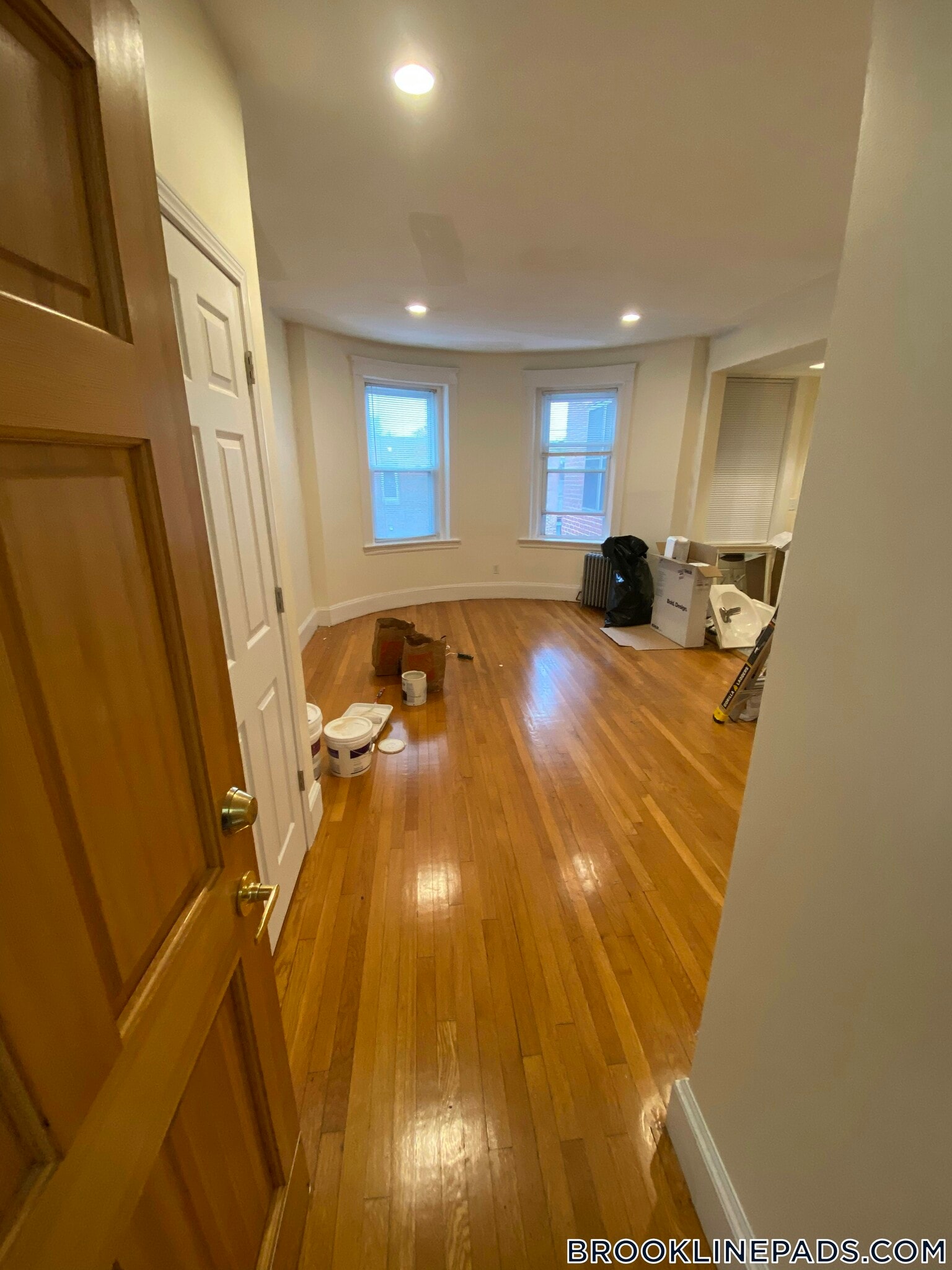 Building Photo - 69 Babcock St