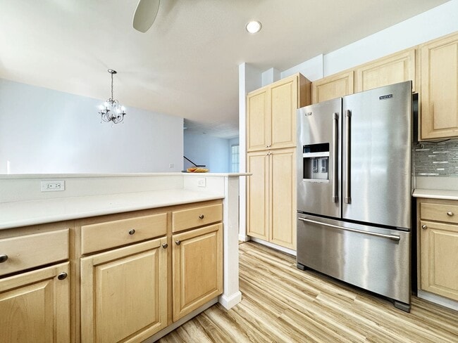 Building Photo - Moanalua Village 3/2.5 Townhouse with 2-Ca...