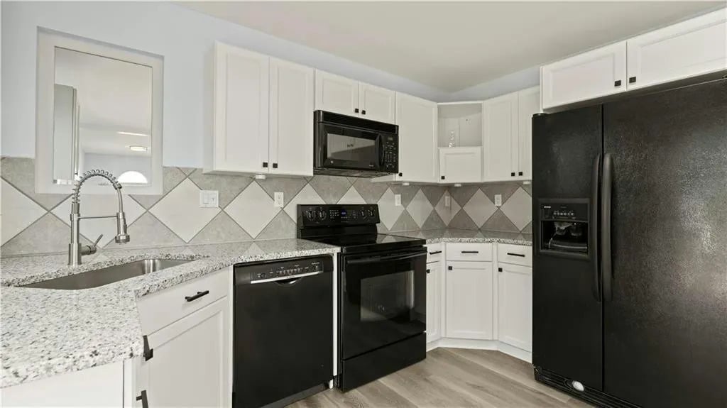 Building Photo - 16400 E 17th St S