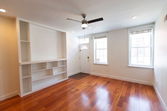 Building Photo - Excellent South Philadelphia Row Home