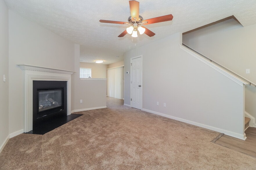 Building Photo - 141 Oak Grove Pl