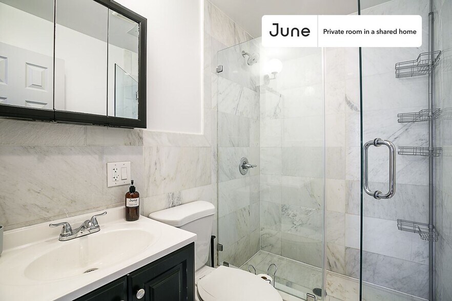 Building Photo - Room in Shared 3 bed/2 bath home in Upper West Side