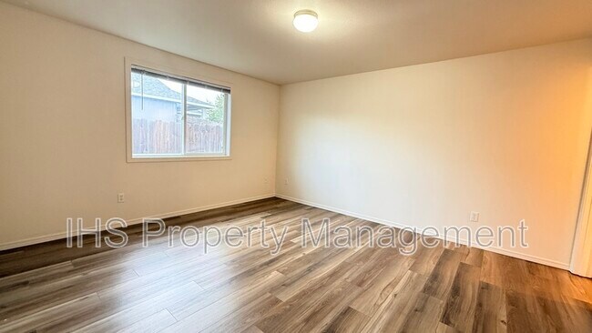 Building Photo - 4010 Dartmoor Ln