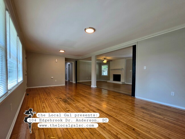 Building Photo - 104 Edgebrook Dr
