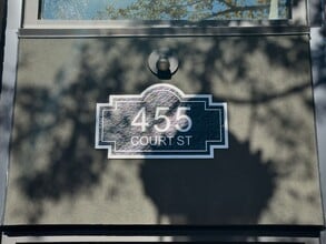 Building Photo - WINTER SPECIAL - NEWLY RENOVATED DOWNTOWN SALEM ONE BEDROOM