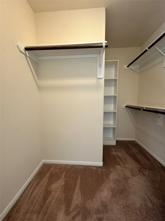 Building Photo - 6042 Wesley Manor Ct