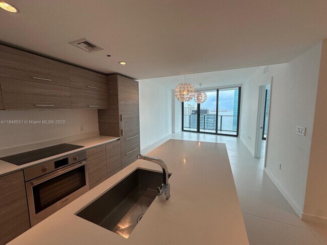 Building Photo - 1300 S Miami Ave