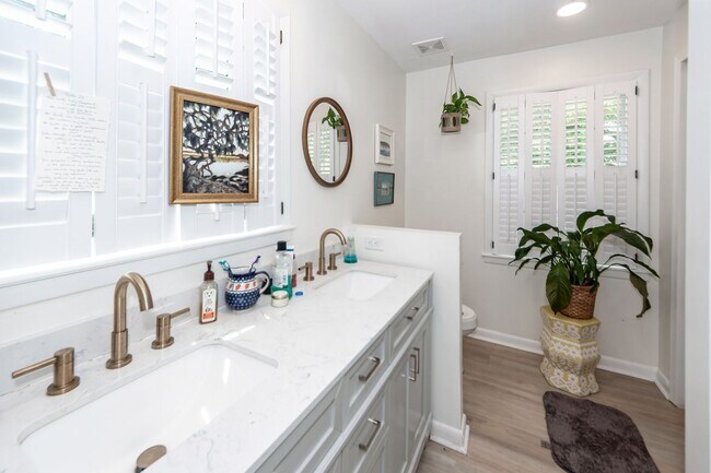 Building Photo - 4 Bedroom, 3 Bathroom Home in Magnolia Ranch - West Ashley