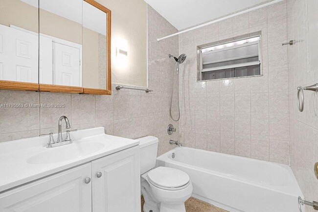 Building Photo - 2400 SW 103rd Ct