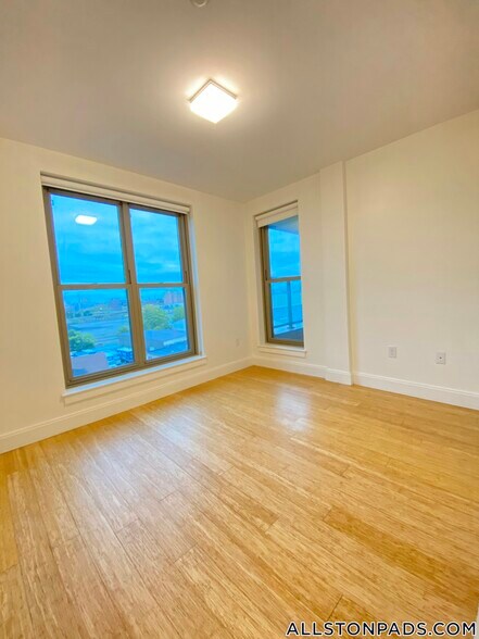 Building Photo - 40 Malvern St