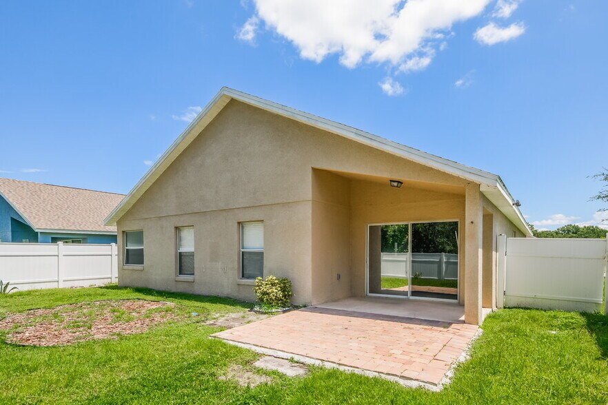 Building Photo - 1320 Creekview Ct
