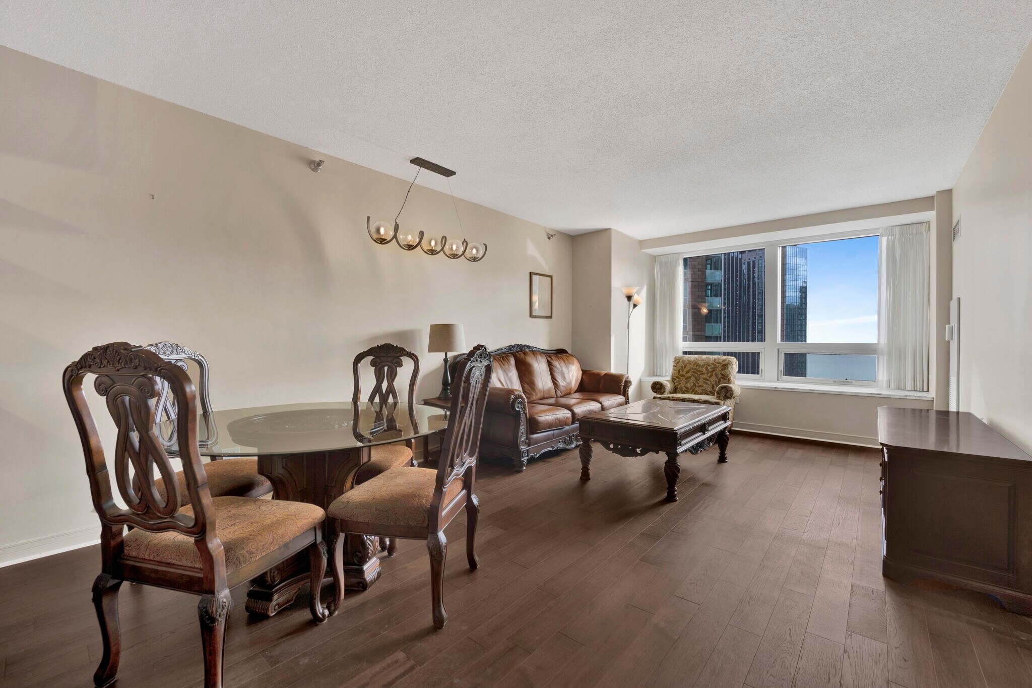 Building Photo - 512 N McClurg Ct