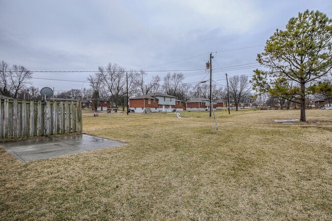 Building Photo - 514 NE Corder St