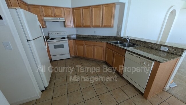 Building Photo - 25820 Crippen Dr