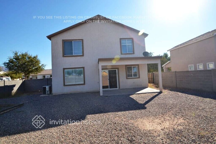 Building Photo - 3652 S Descanso Rd