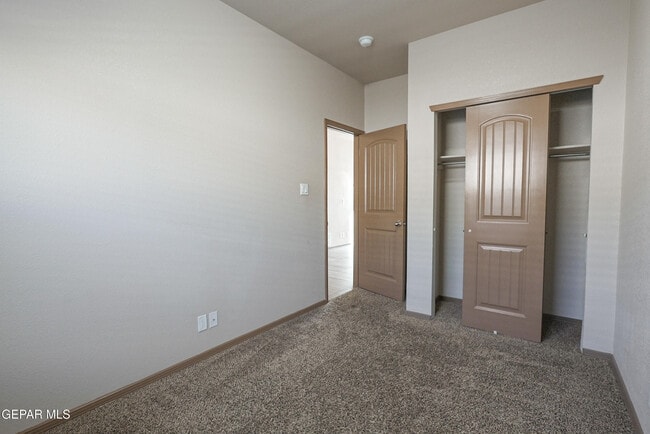 Building Photo - 4941 Ruben Soto