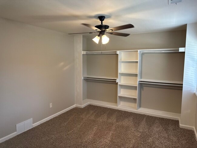 Building Photo - 339 Oakleigh Dr
