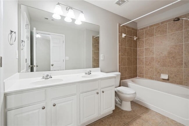 Building Photo - 920 Prestwyck Ct