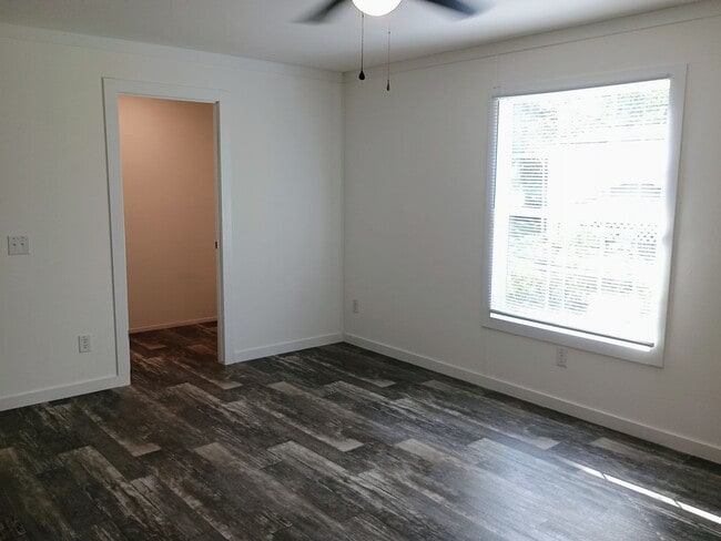 Building Photo - 55 and older Golf Course Community 3 bed 2 bath New build