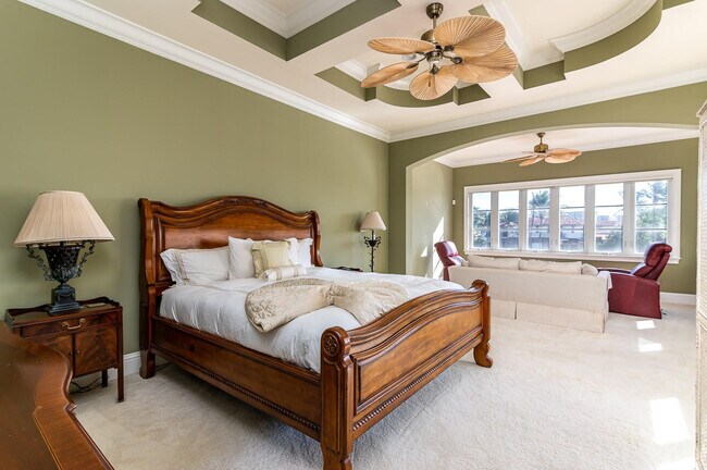 Building Photo - 580 Admirals Way