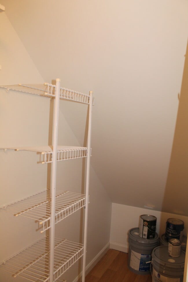Building Photo - 120 Eaglesmere Cir