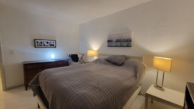 Building Photo - 3701 Tyler St