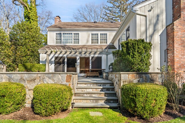 Building Photo - 78 Meadow Rd