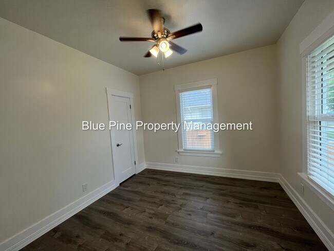 Building Photo - 155 5th St