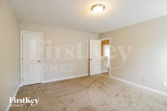 Building Photo - 1752 Abbott Oaks Dr
