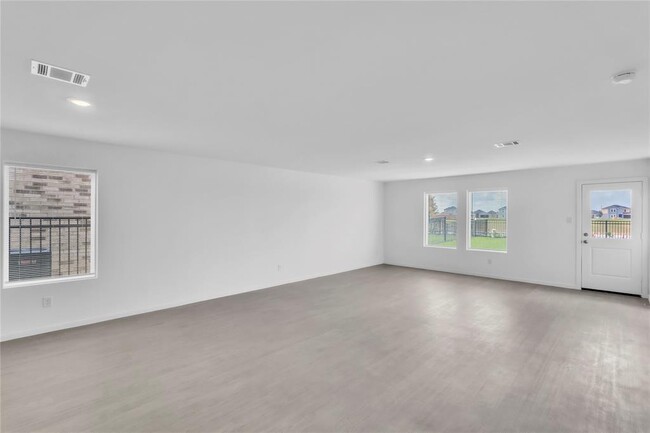 Building Photo - 27627 Village Way Dr.