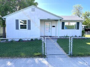 Building Photo - 3 Bedroom 2 Bath House for Rent - Pet Frie...