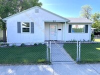 Building Photo - 3 Bedroom 2 Bath House for Rent - Pet Frie...
