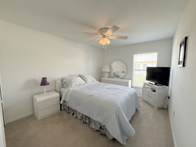 Building Photo - "Charming 3-Bed Oasis with 2 Full Baths in...