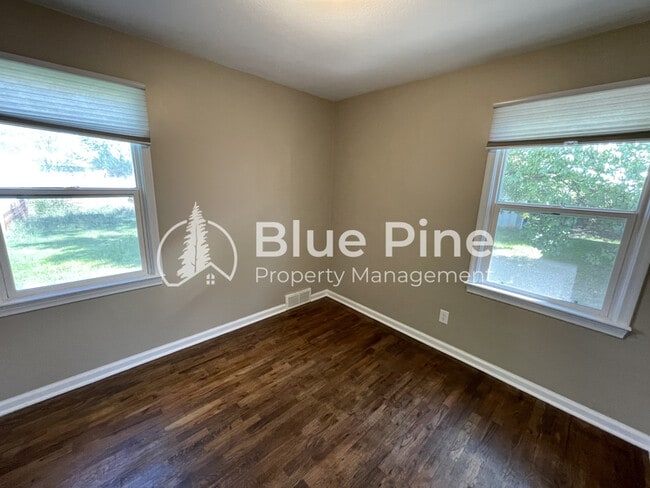 Building Photo - 662 K St