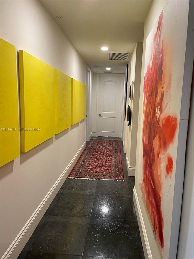 Building Photo - 650 Valencia Ave